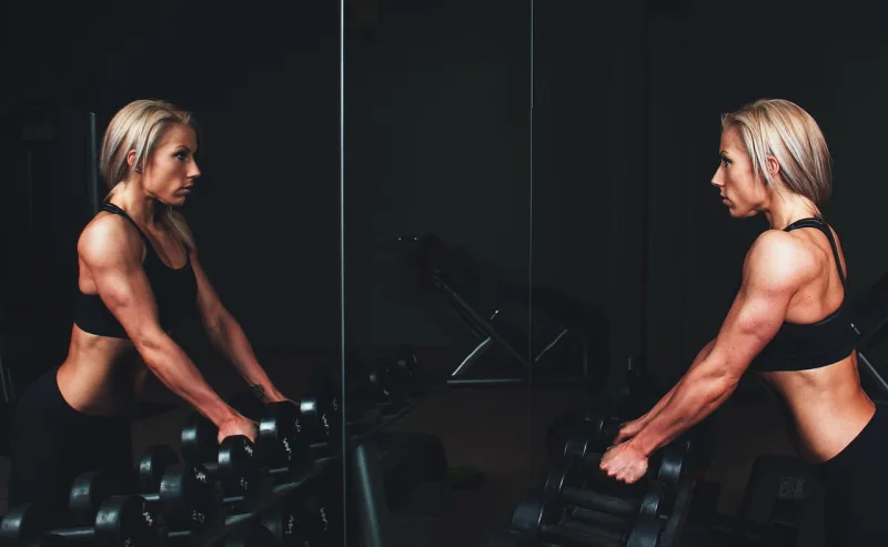 Gli Errori da Evitare con gli Attrezzi in Palestra: Perdi Peso con Intelligenza e Performance